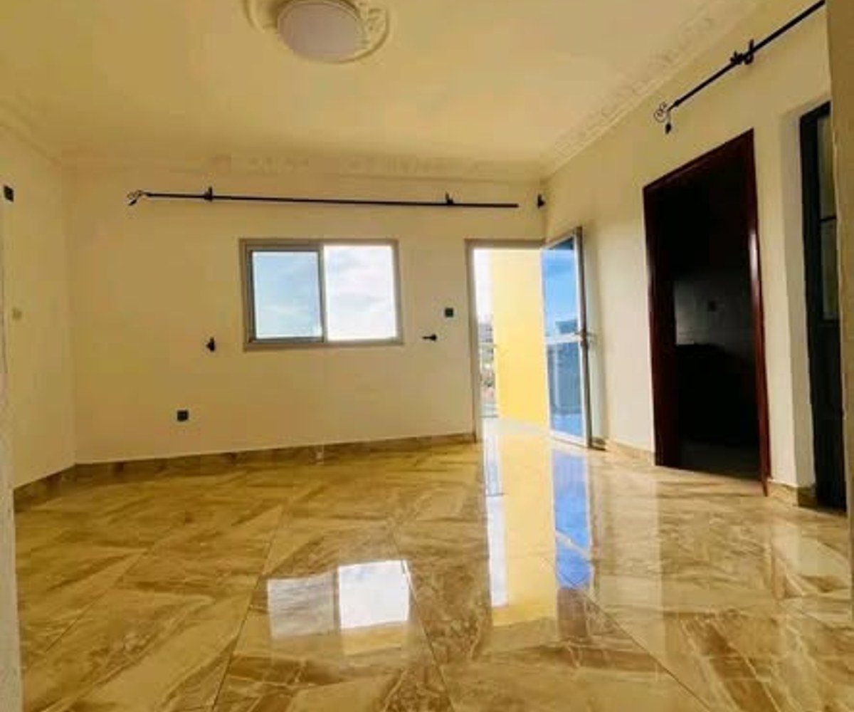 Vaste studio haut standing à Logbessou - 3e étage - 90 000 FCFA/mois