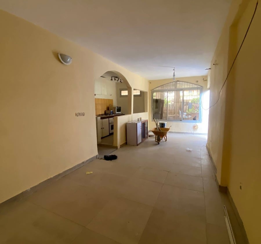 Vaste appartement 2 chambres Cité Sic