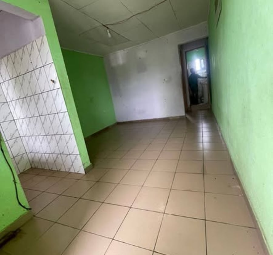 Studio moderne à louer à Logbessou