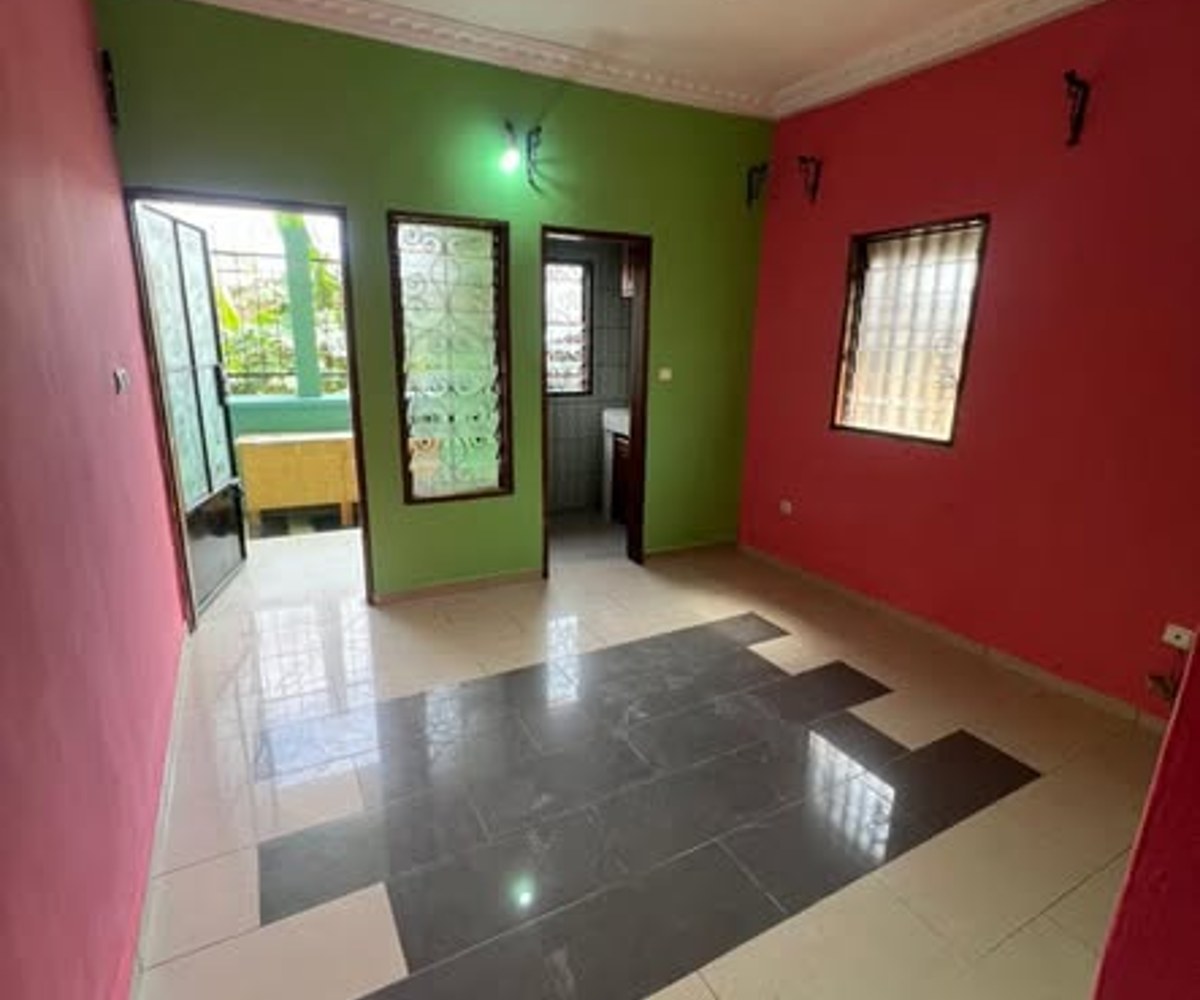 Studio moderne à louer à Biyem-Assi Tamtam