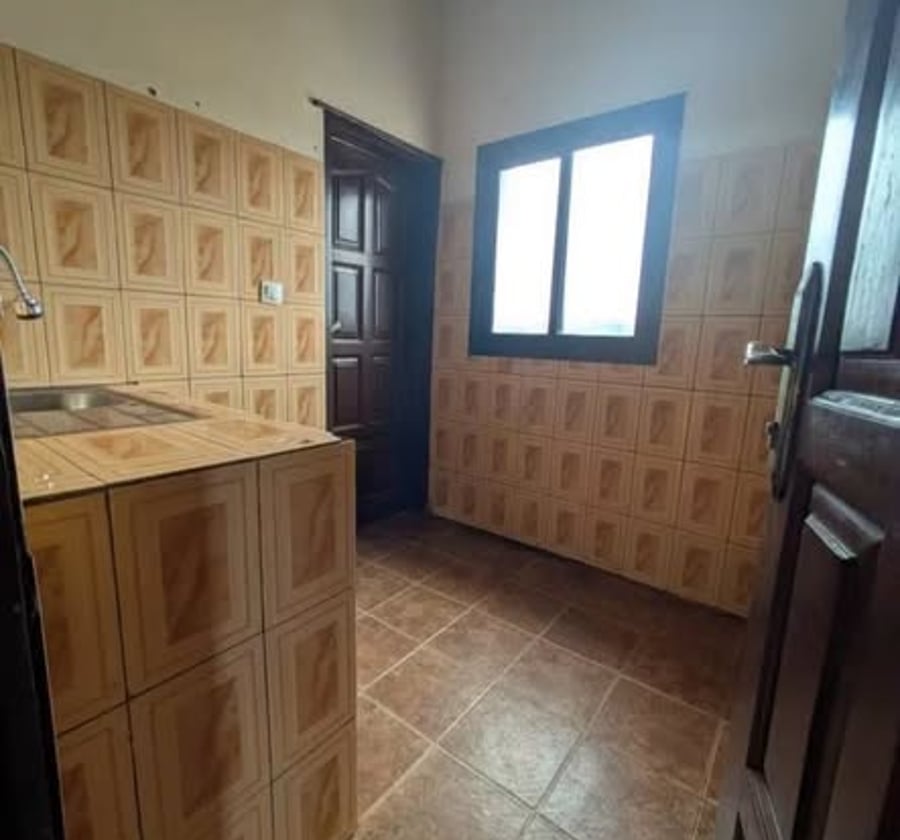 Chambre moderne 3 pièces à Odza Messamendongo