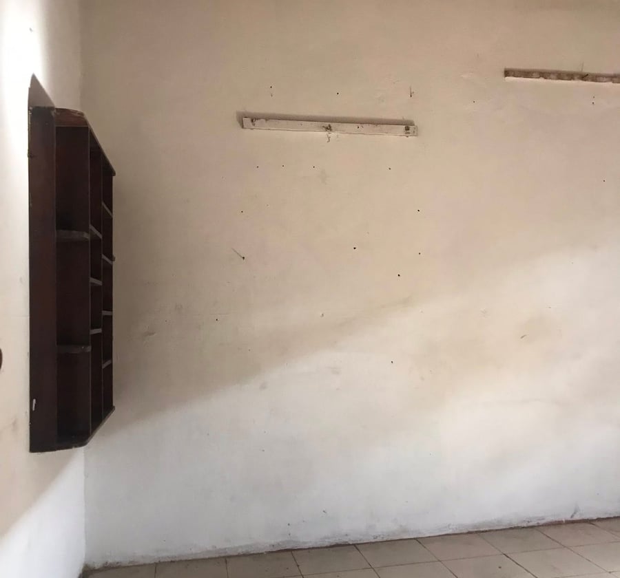 Chambre simple à louer - Happi, Yaoundé