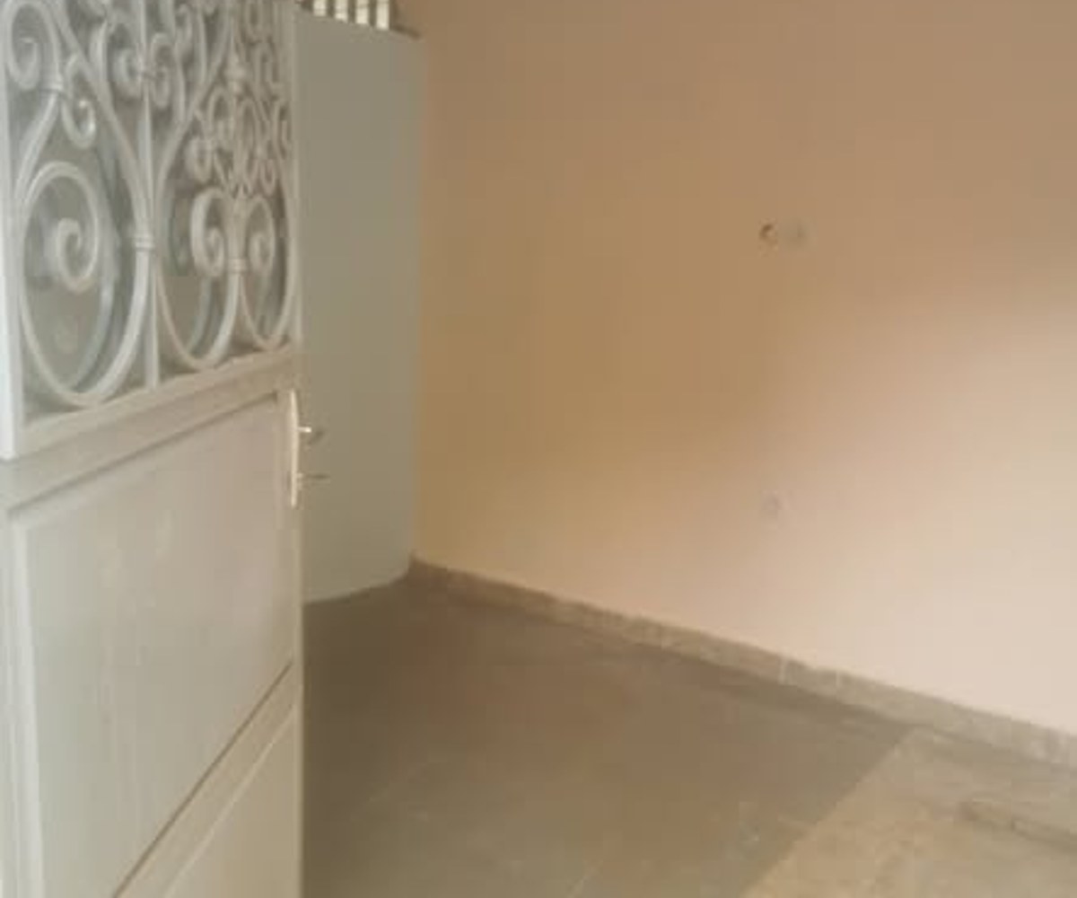 Grande chambre moderne - Mbankolo