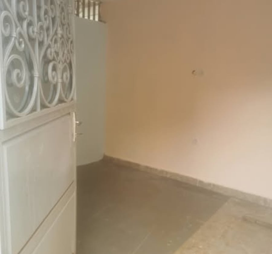 Grande chambre moderne - Mbankolo