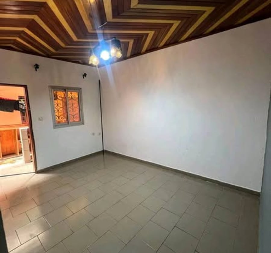 Studio moderne à louer à Biyem-Assi, Yaoundé