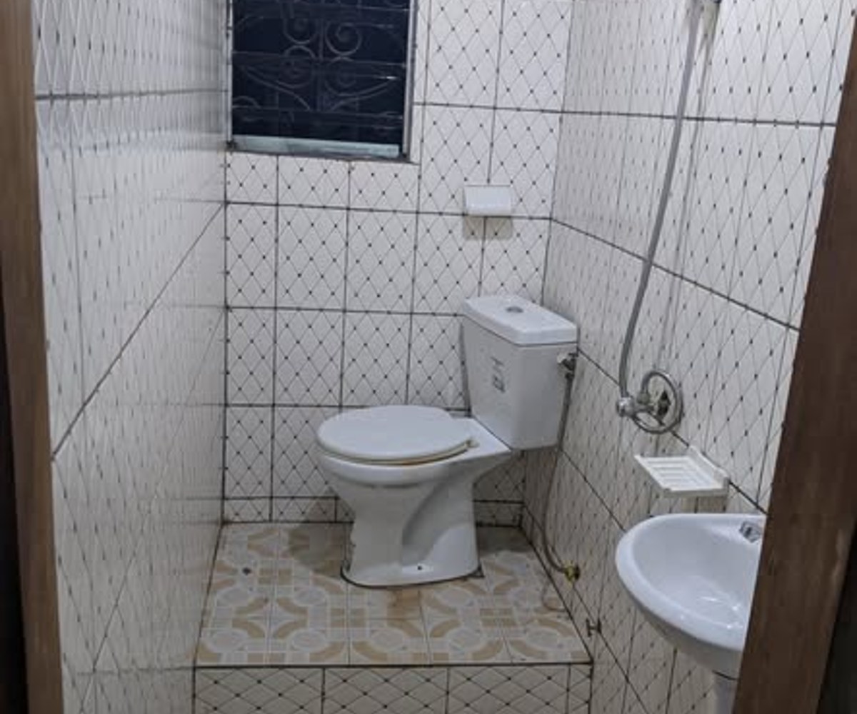 Vaste chambre moderne à louer à Obobogo