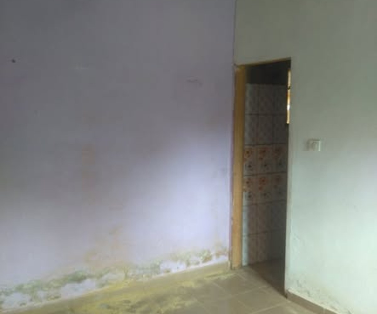 Chambre moderne à Nkoabang