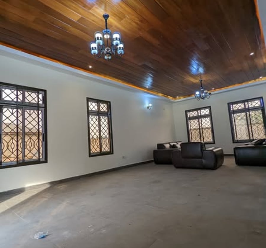 Villa à louer à Odza (Borne 12)