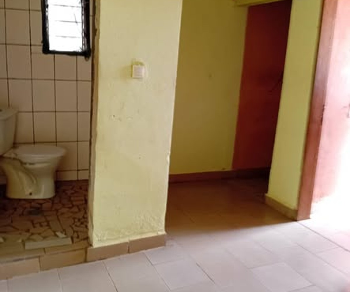 Chambre moderne 3 pièces à Simbock base militaire