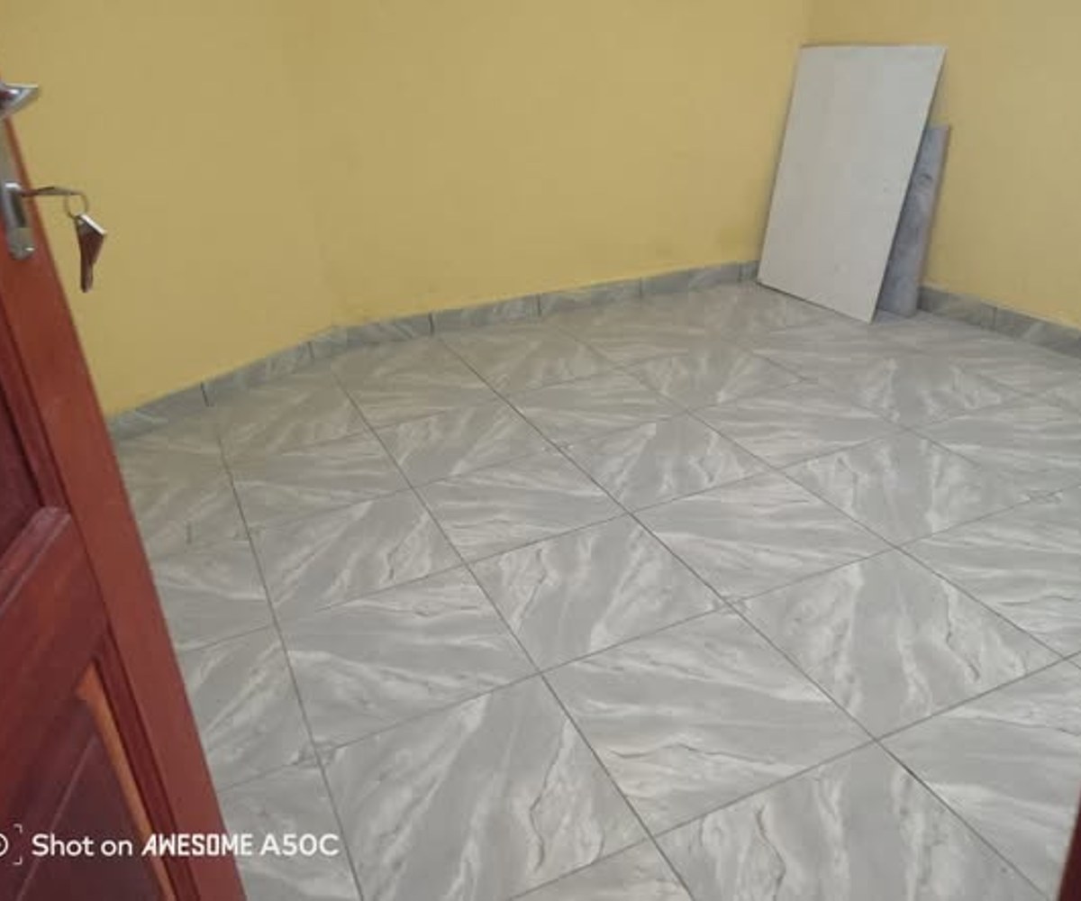 Studio moderne à louer au Rond-point CCC, Douala
