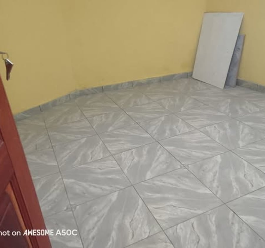 Studio moderne à louer au Rond-point CCC, Douala