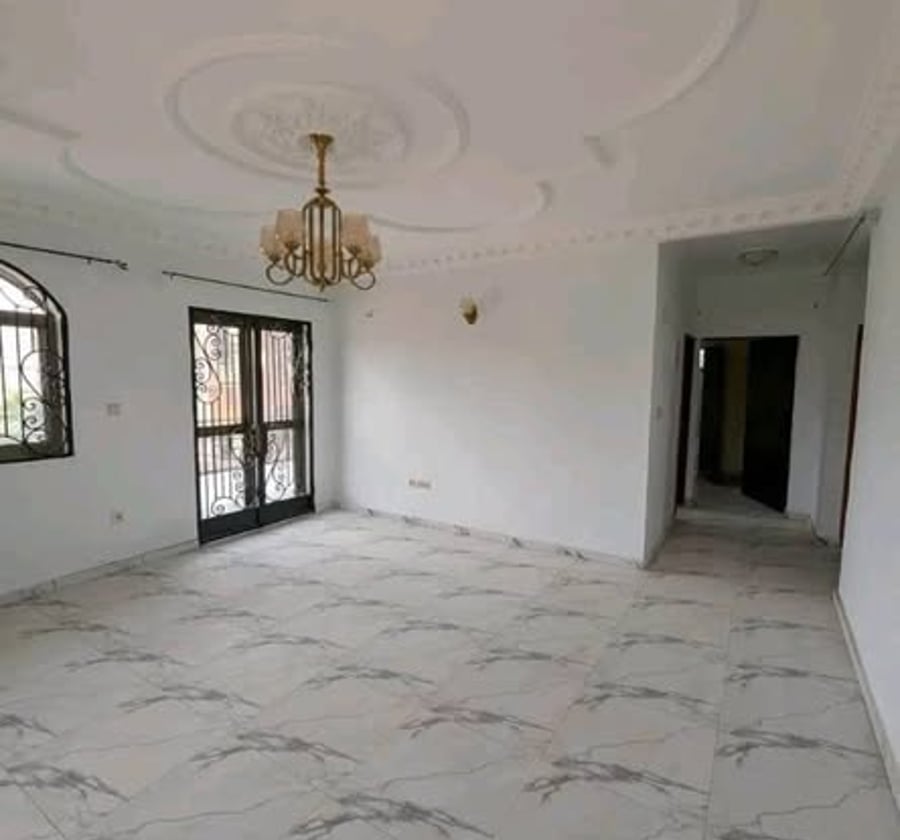 Appartement moderne à Odza petit marché