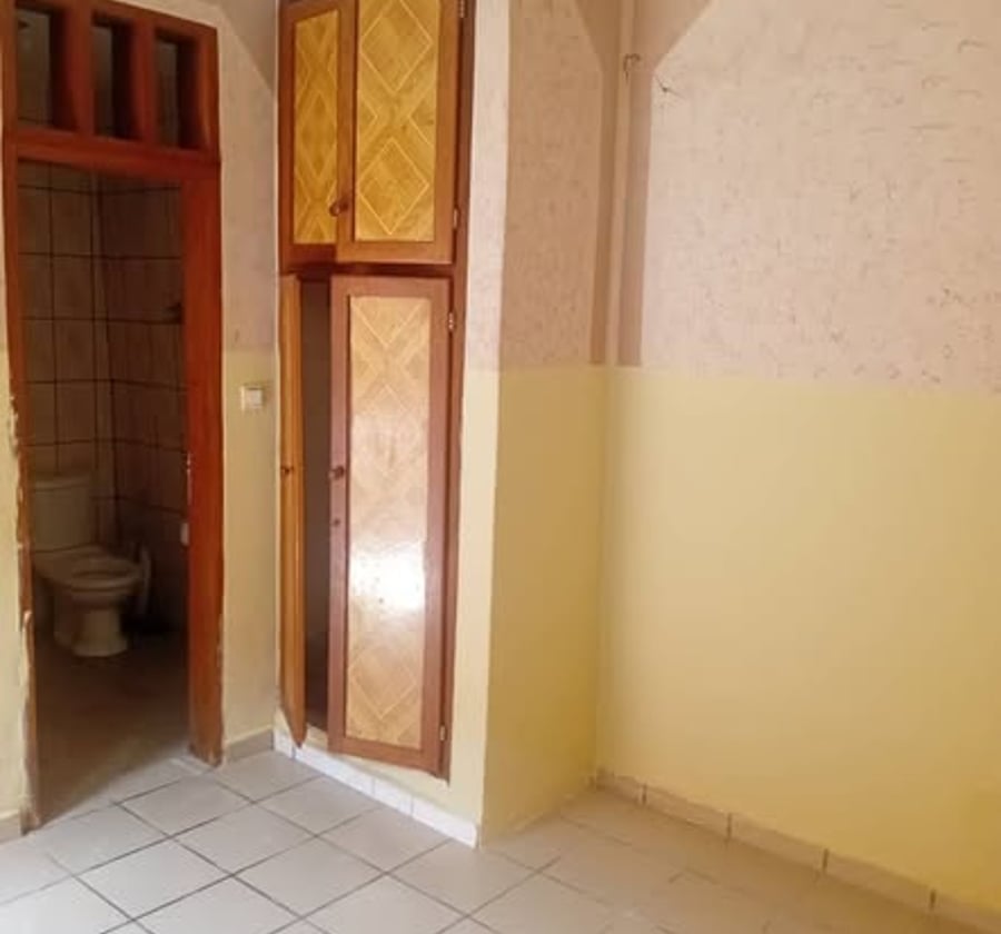 Chambre à louer Mimboman - 30 000 XAF/mois