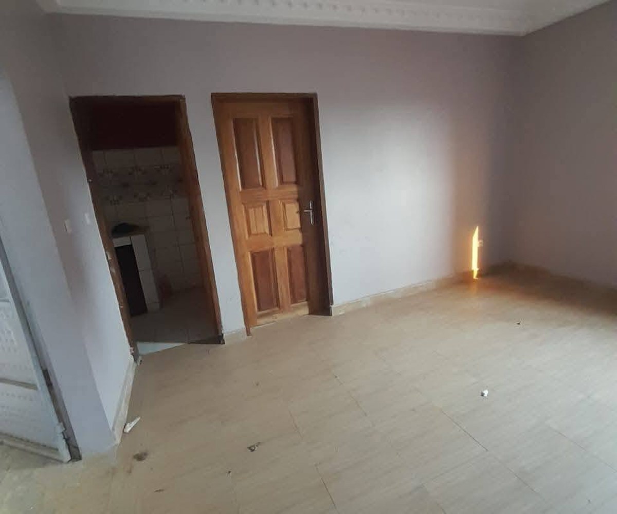 Grand appartement moderne 3 chambres à louer - Nyalla Lycée