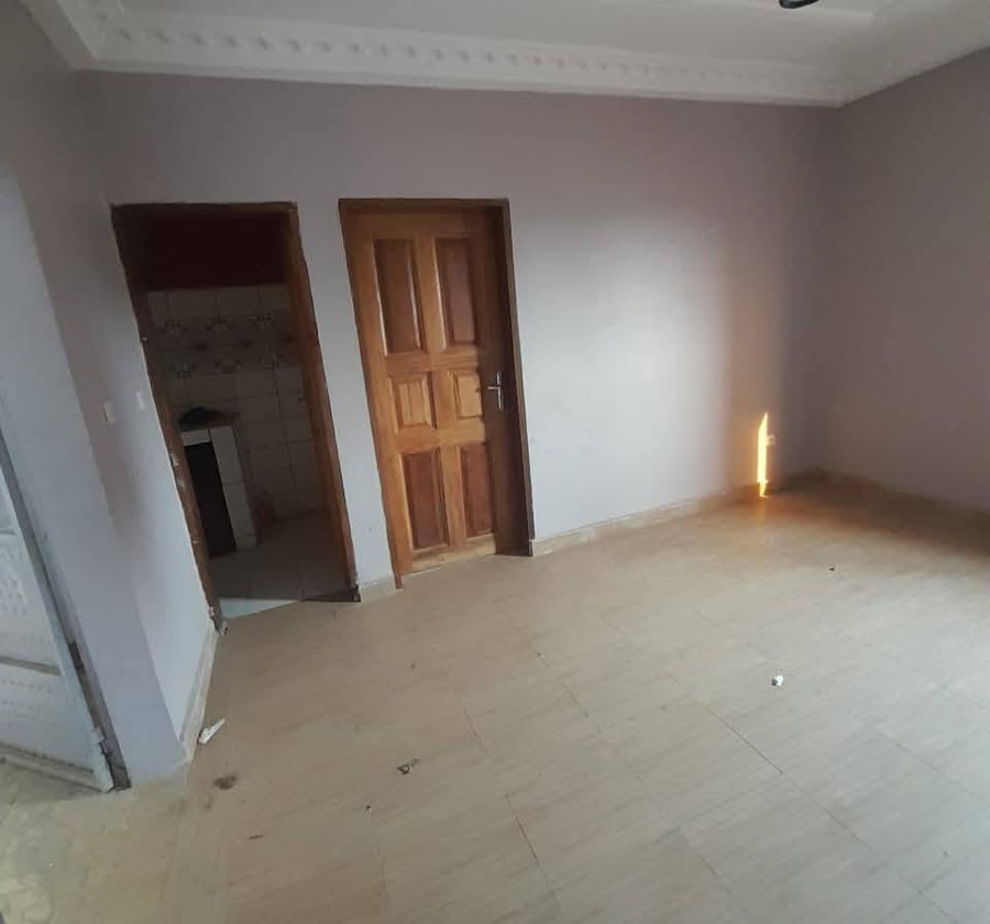 Grand appartement moderne 3 chambres à louer - Nyalla Lycée