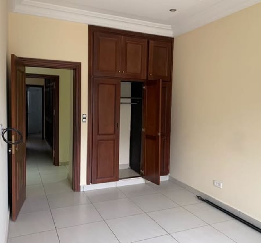 Appartement 3 chambres à louer - Bastos, Yaoundé