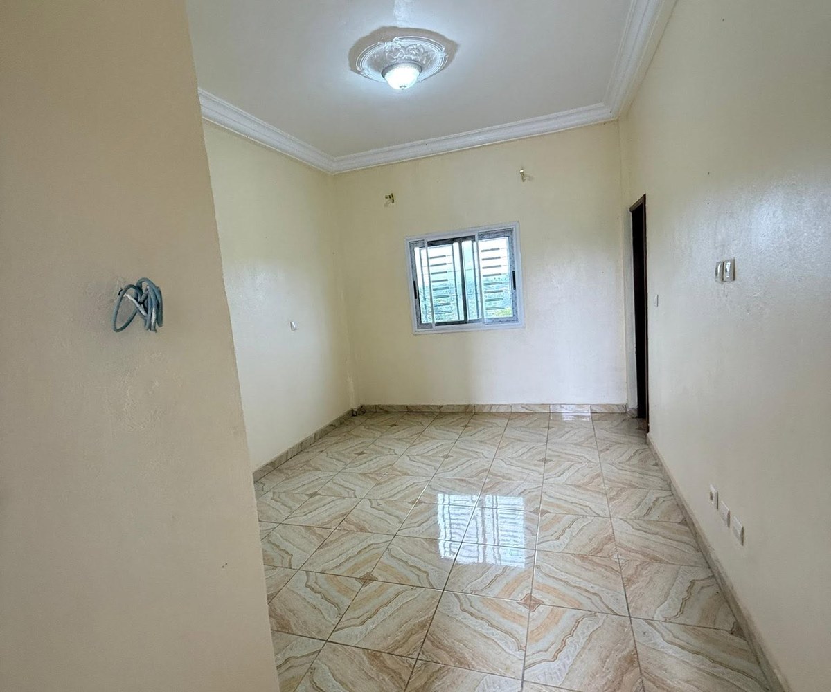 Belle chambre à louer à Tsinga Village