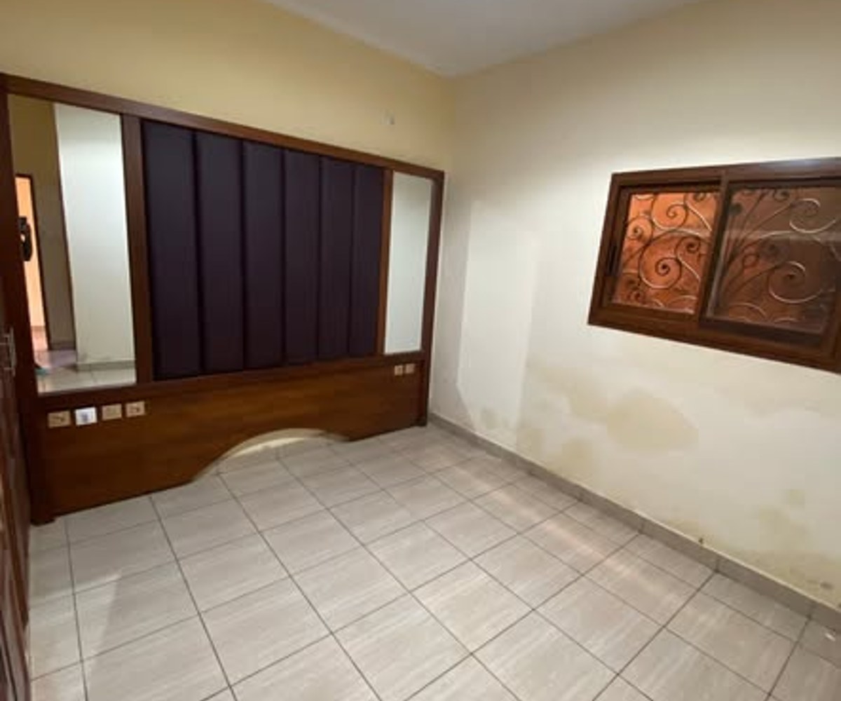Appartement à louer Odza commissariat