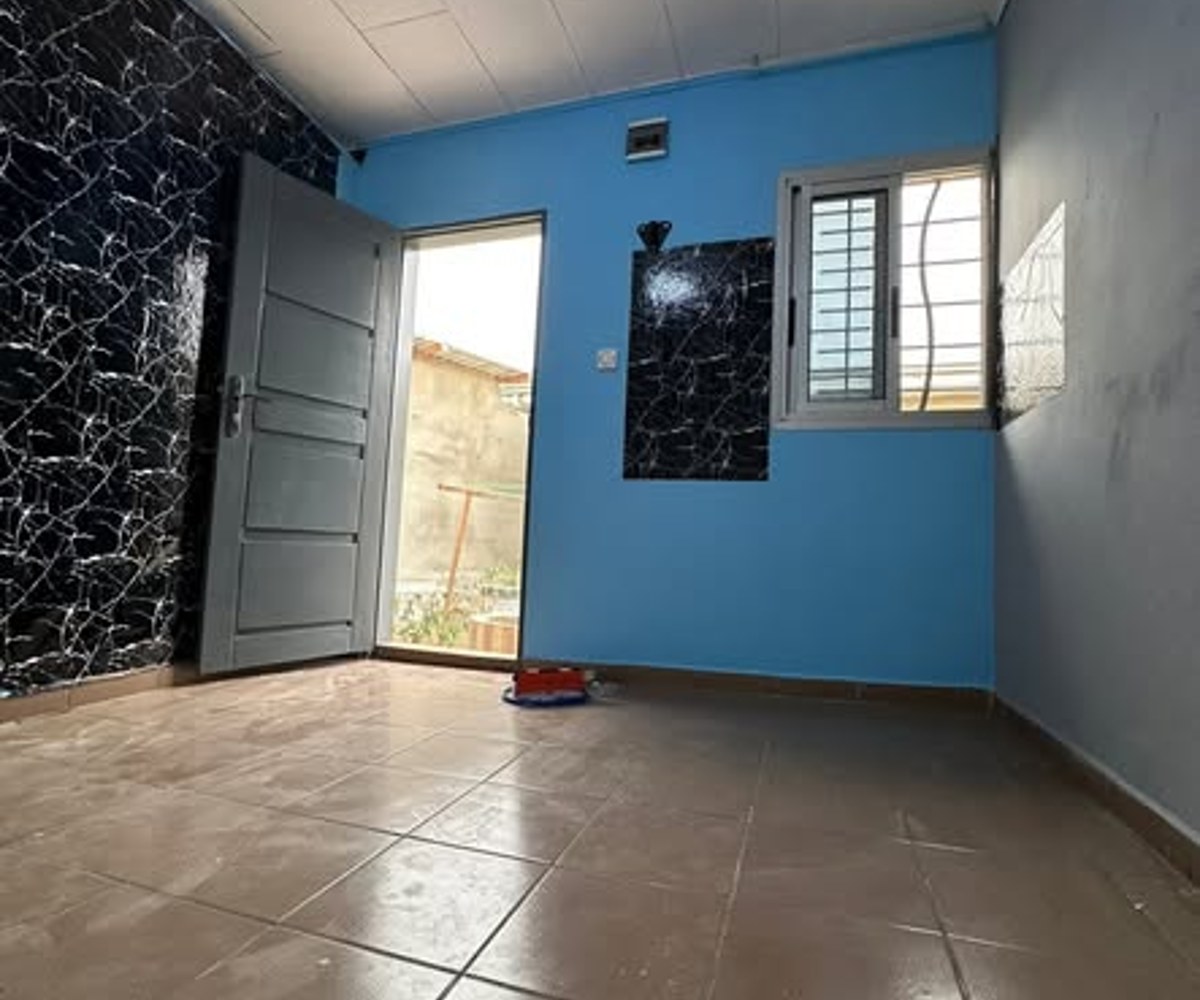 Chambre moderne à PK14, Douala