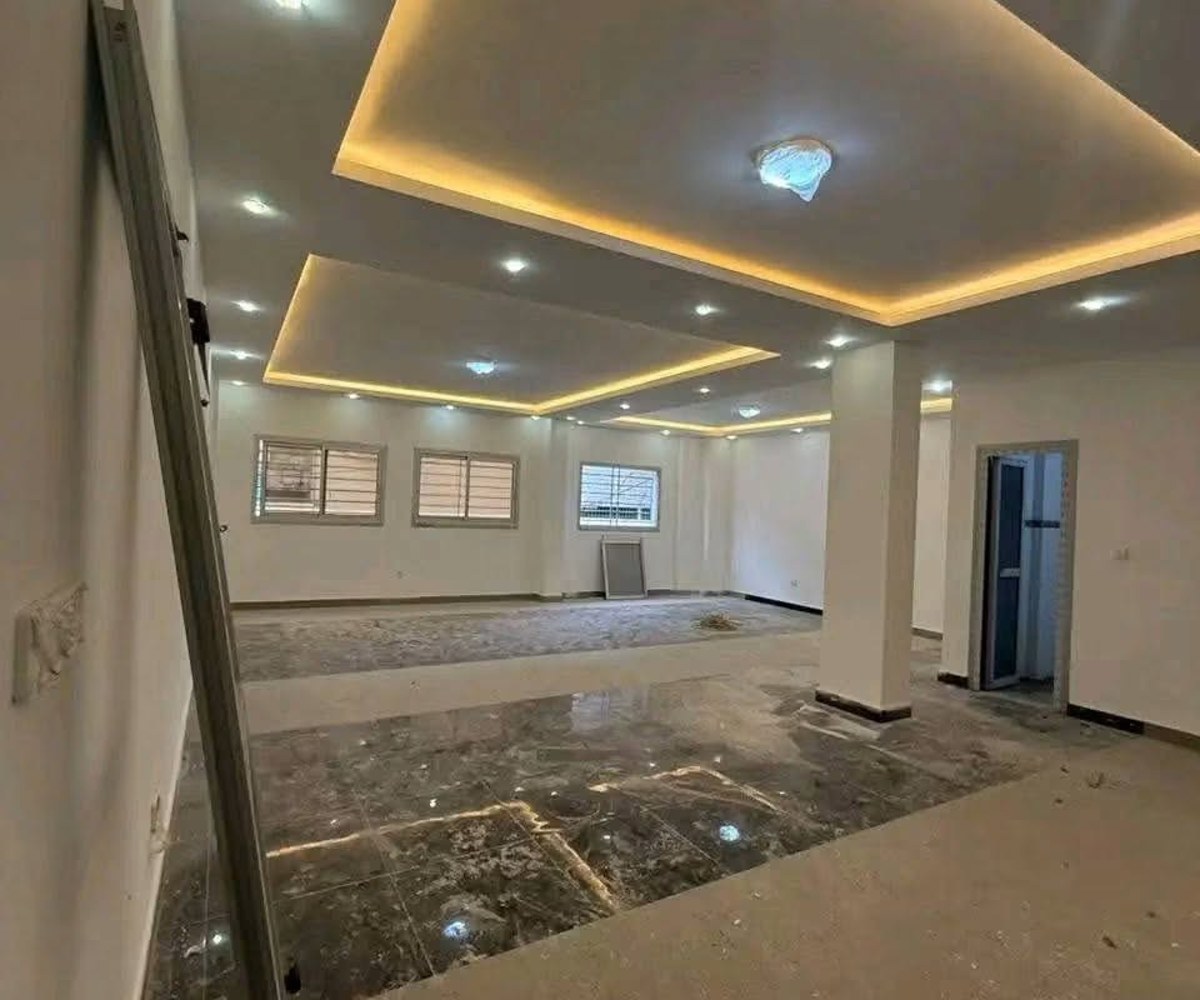 Espace commercial à louer - Bonapriso, Douala