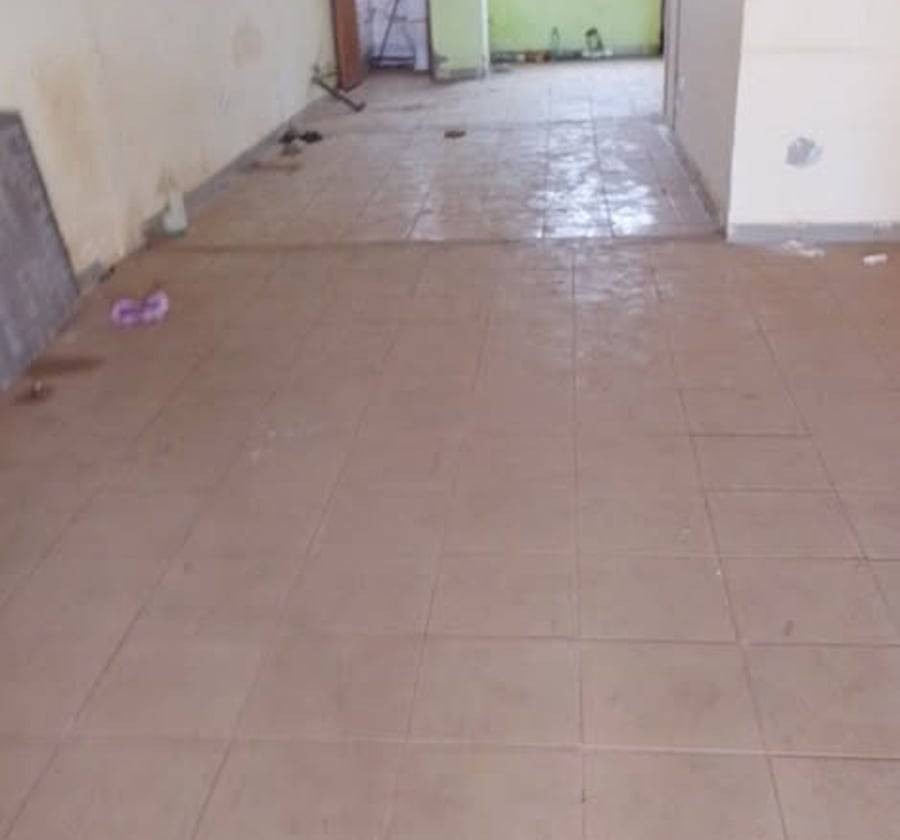 Emplacement commercial à louer à Yaoundé Ekounou