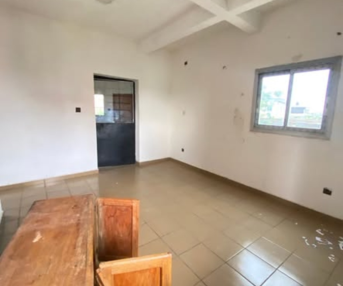 Studio à louer à Kotto Bangue