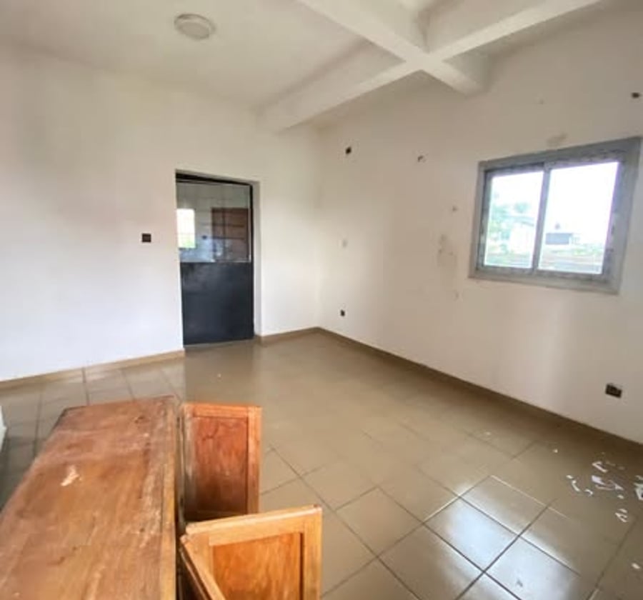 Studio à louer à Kotto Bangue