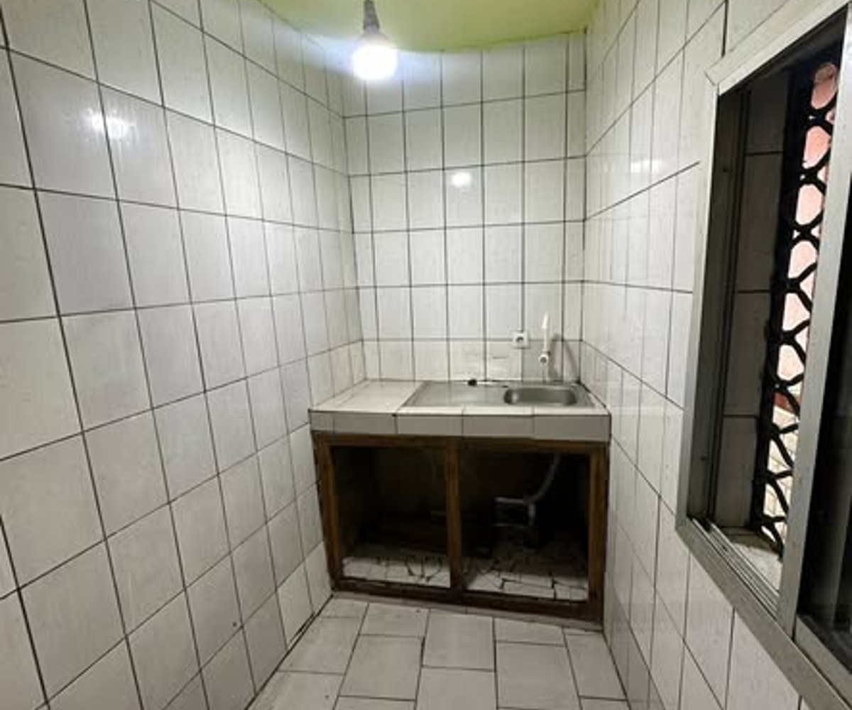 Studio à louer à Ndogbong, Douala