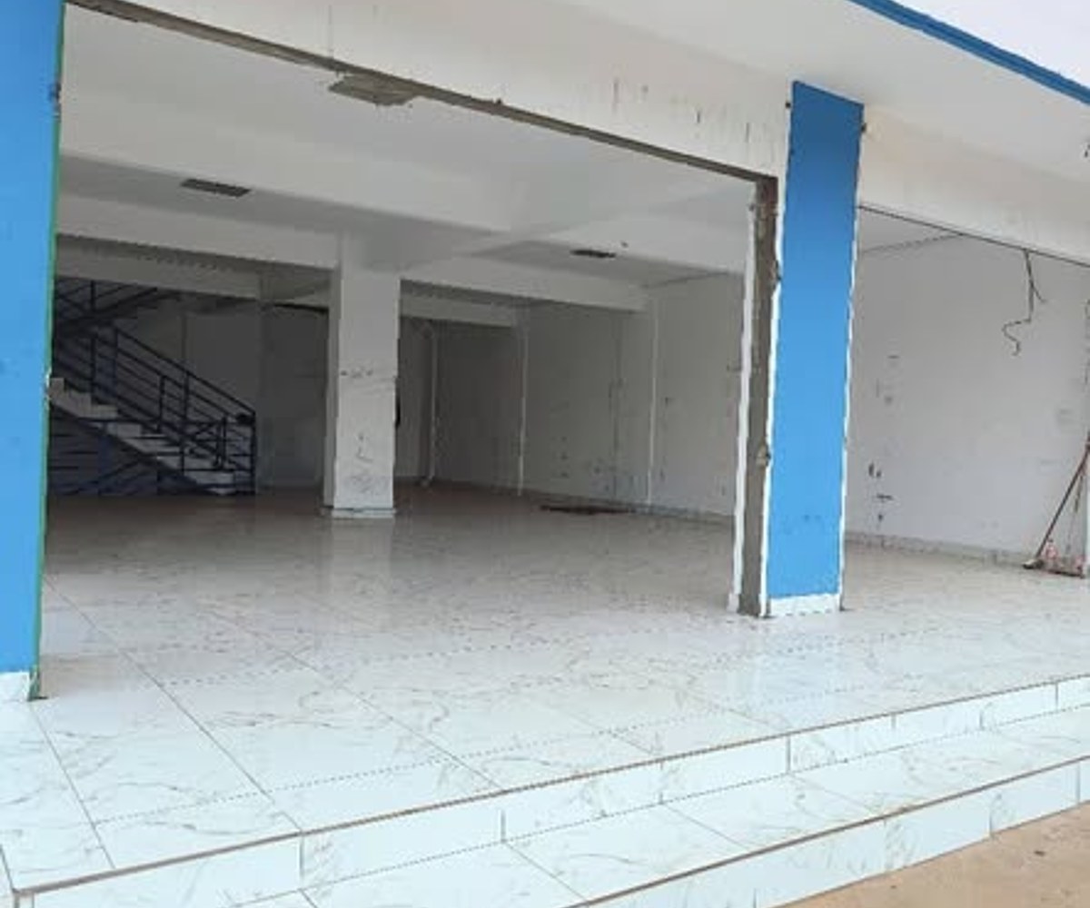 Magasin à louer à Yaoundé Ahala