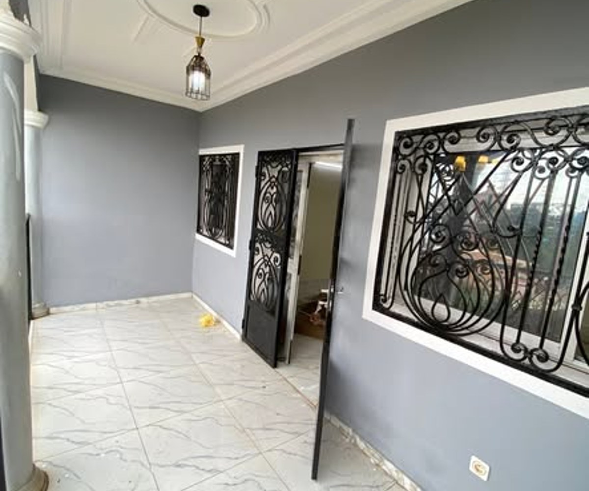 Appartement moderne à louer au petit marché Odza