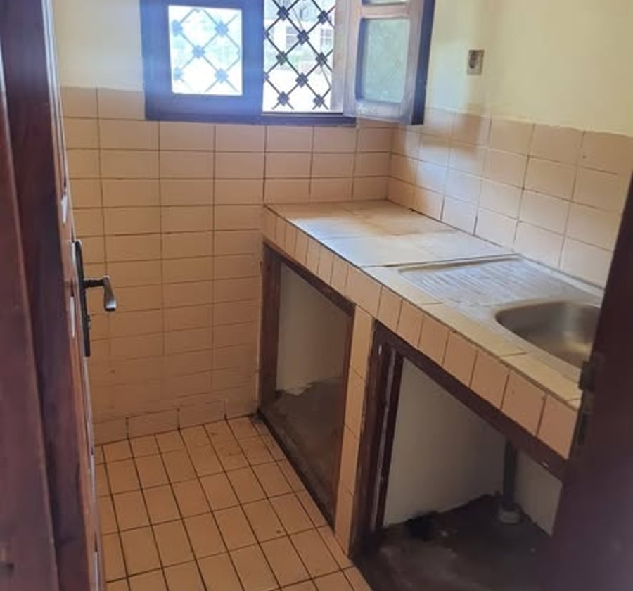 Studio moderne à louer à Oyom Abang chapelle