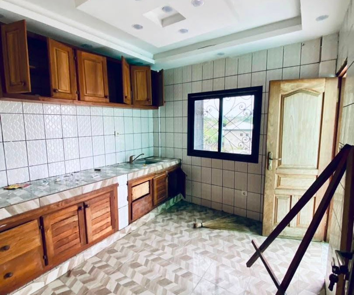 Appartement 3 chambres à Logpom, Douala