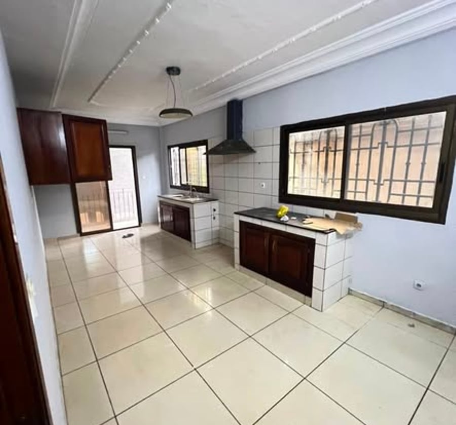 Duplex haut standing à Logpom Bassong – 5 chambres – 410 000 FCFA/mois
