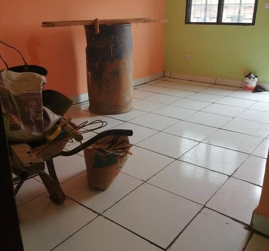 Studio Moderne à Nkoabang