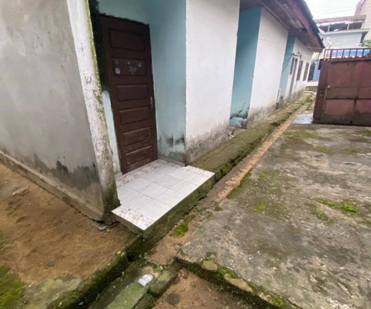 Villa à vendre - Makepe, Douala - 4 chambres - 500 m²