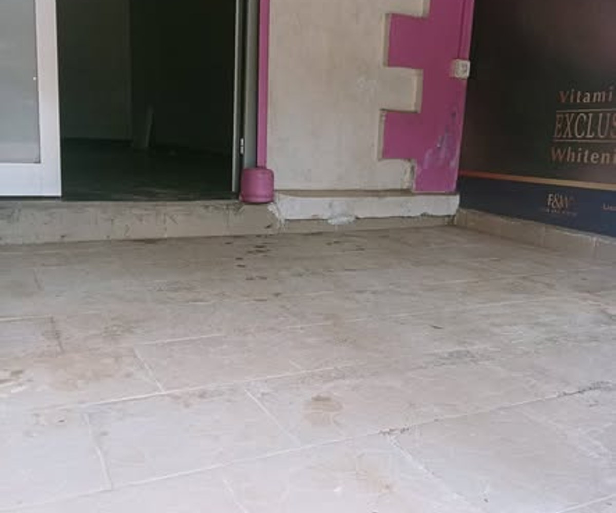 Boutique à louer à Deido