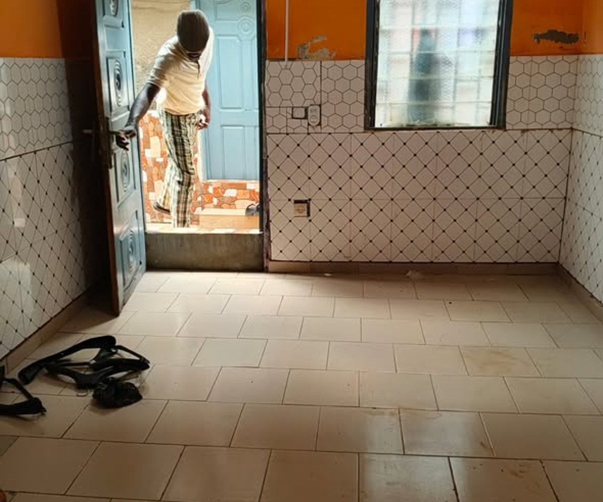 Chambre moderne à louer – Yaoundé École de police