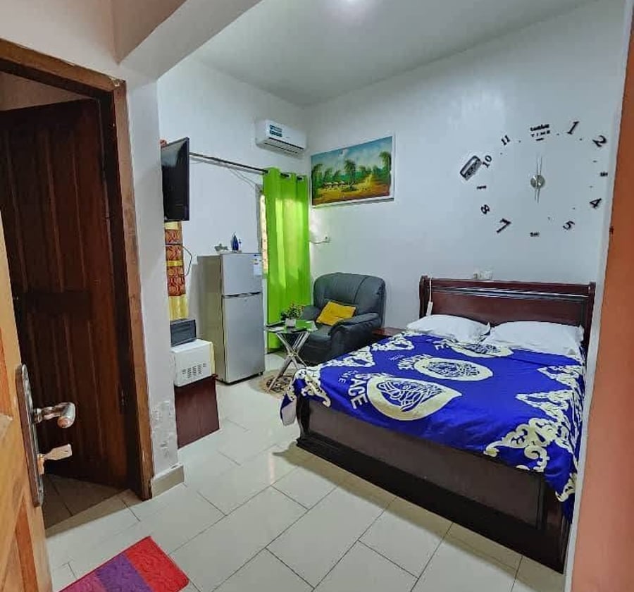 Chambre meublée climatisée – Biyem-Assi (Carrefour Scalom)