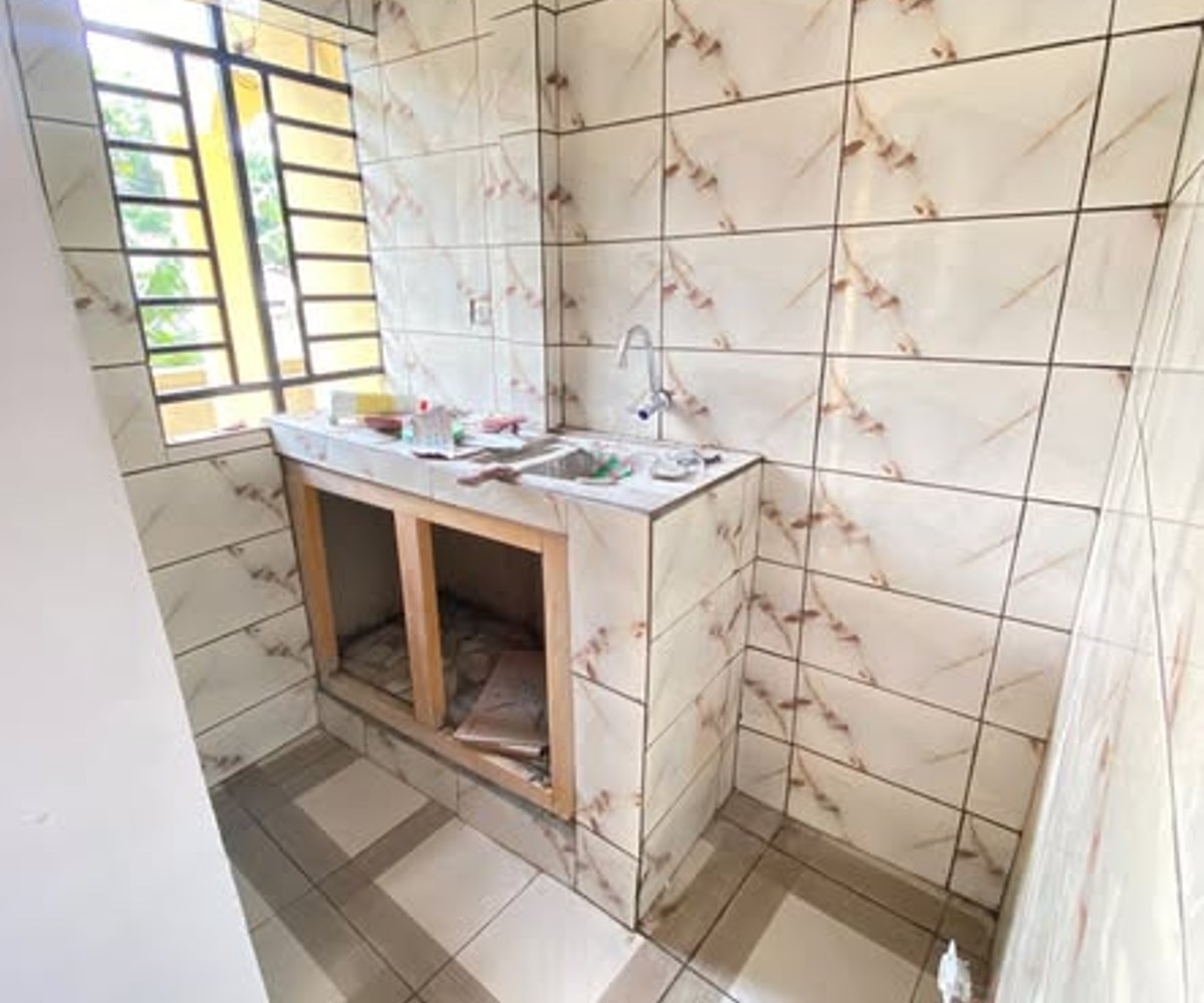 Vaste chambre moderne trois pièces – Cité des Palmiers