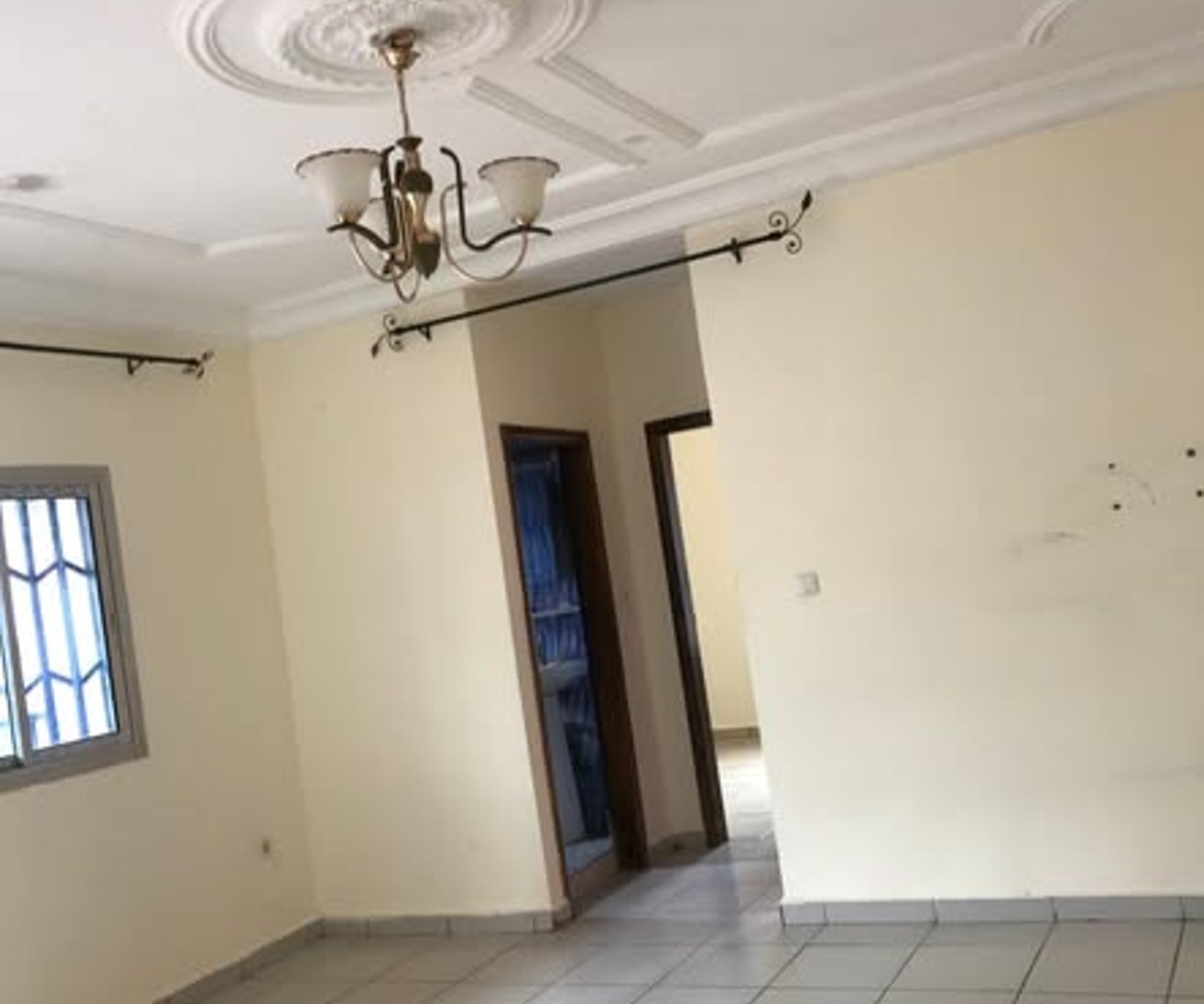 Appartement 2 chambres à louer à Nkoabang