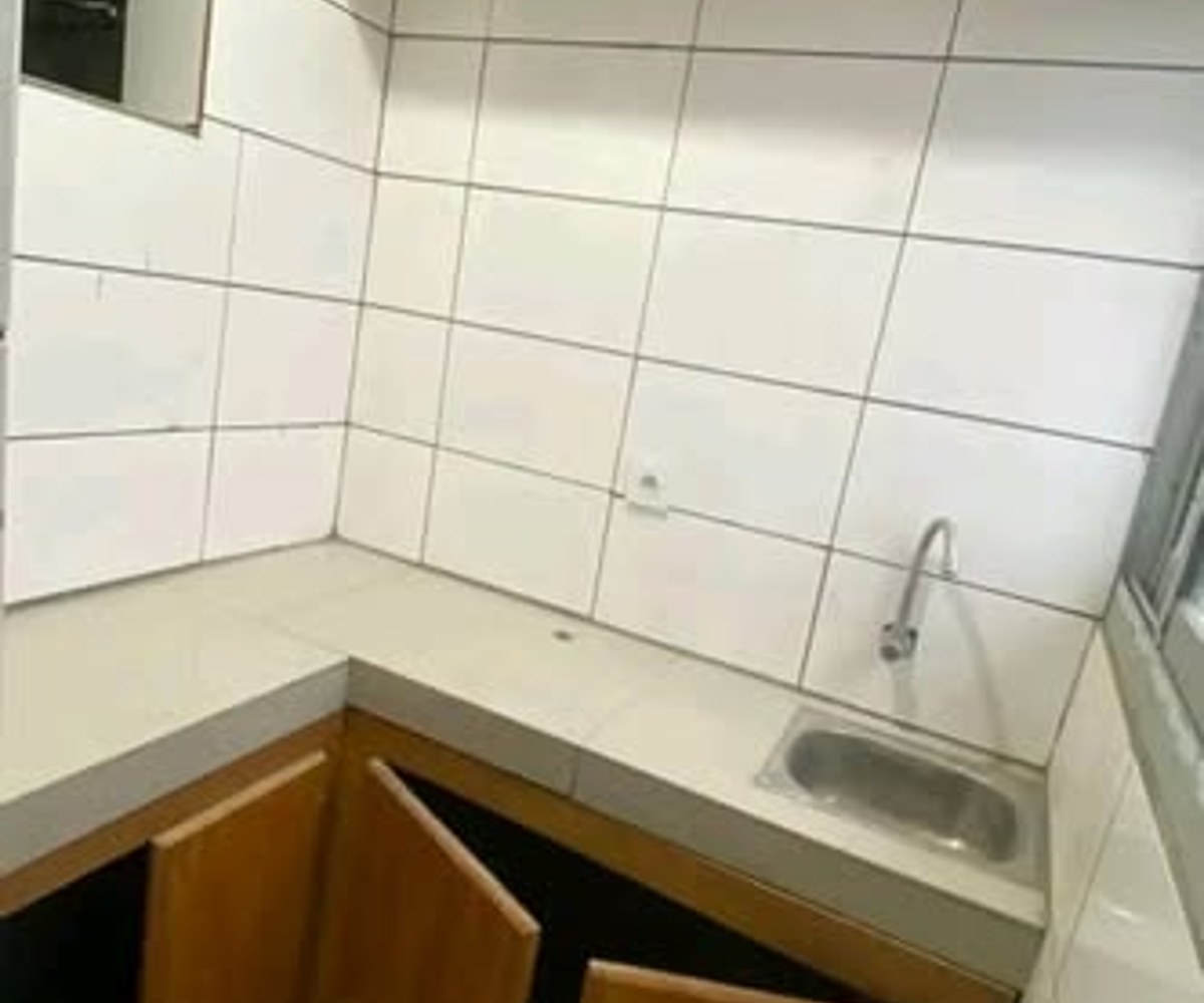 Studio moderne à louer au rond-point Deido