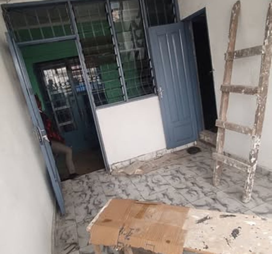 Chambre moderne pour bureau - Bessengue, Douala