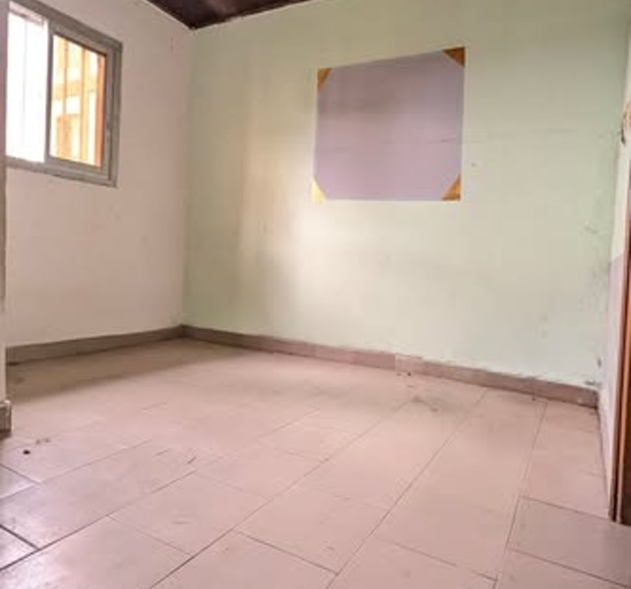 Vaste chambre moderne – Makepe Missoké