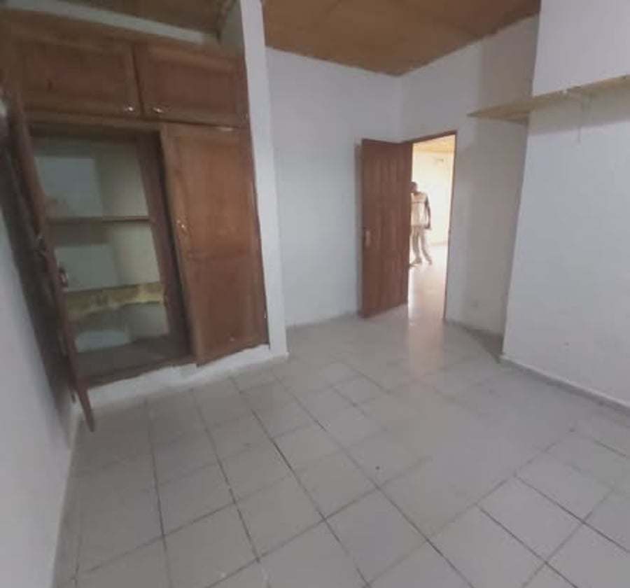 Appartement moderne à Etoug-Ebe