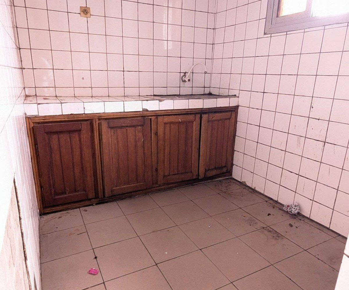Chambre moderne avec cuisine et balcon - Makepe Missoke