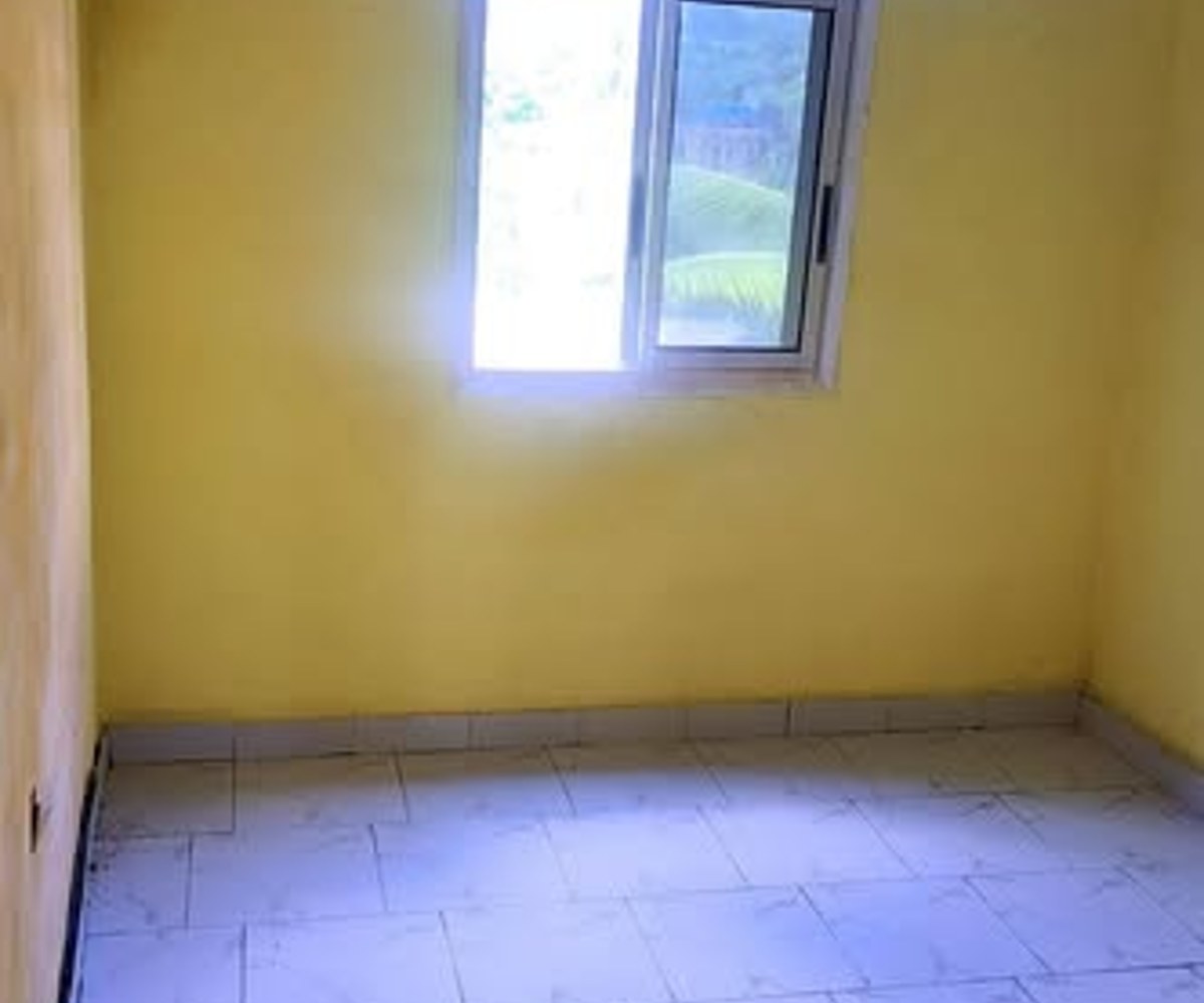 Chambre à louer à PK14 – 25 000 XAF/mois