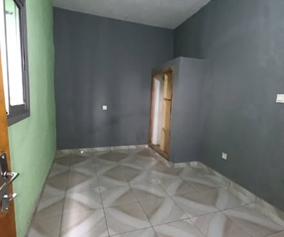 Chambre moderne à louer à Ndogpassi III (Chicago)