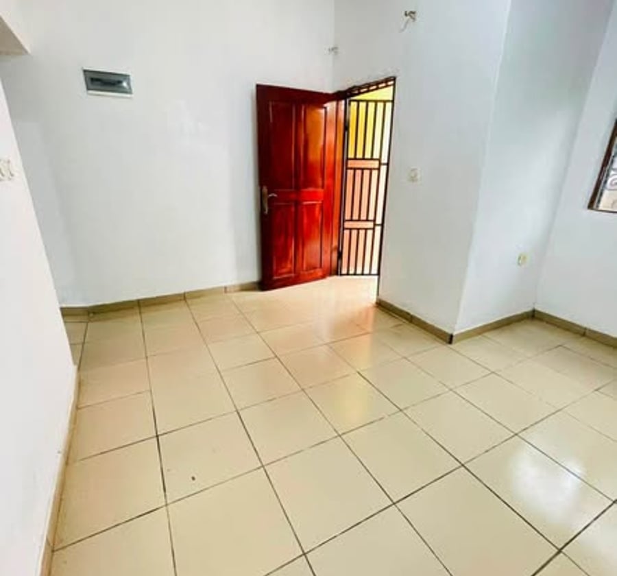 STUDIO MODERNE A ETOUG EBE