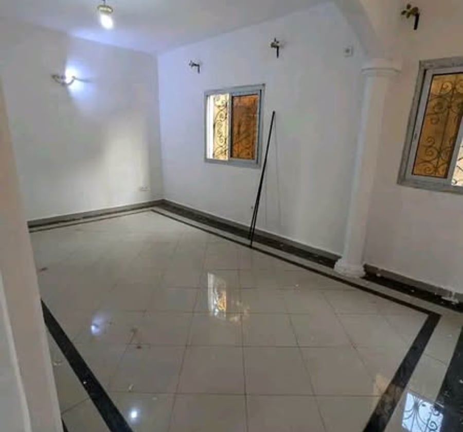 Appartement moderne à Tsinga Village moto – 3 chambres