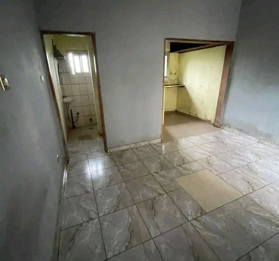 Chambre moderne 3 pièces - Omnisport, Yaoundé